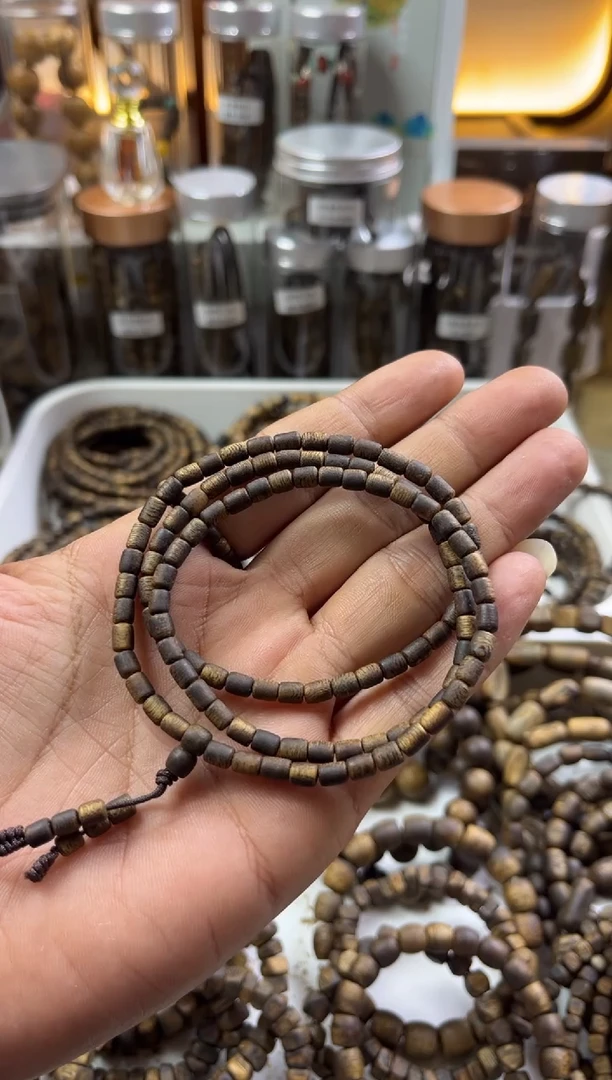 【闪购商品】沉香手串绿奇楠卡04鼓珠多圈  多样性发其一