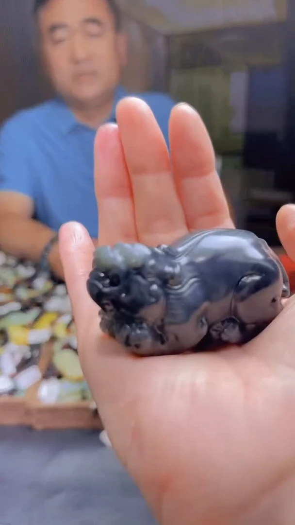 和田玉未镶嵌颈饰`