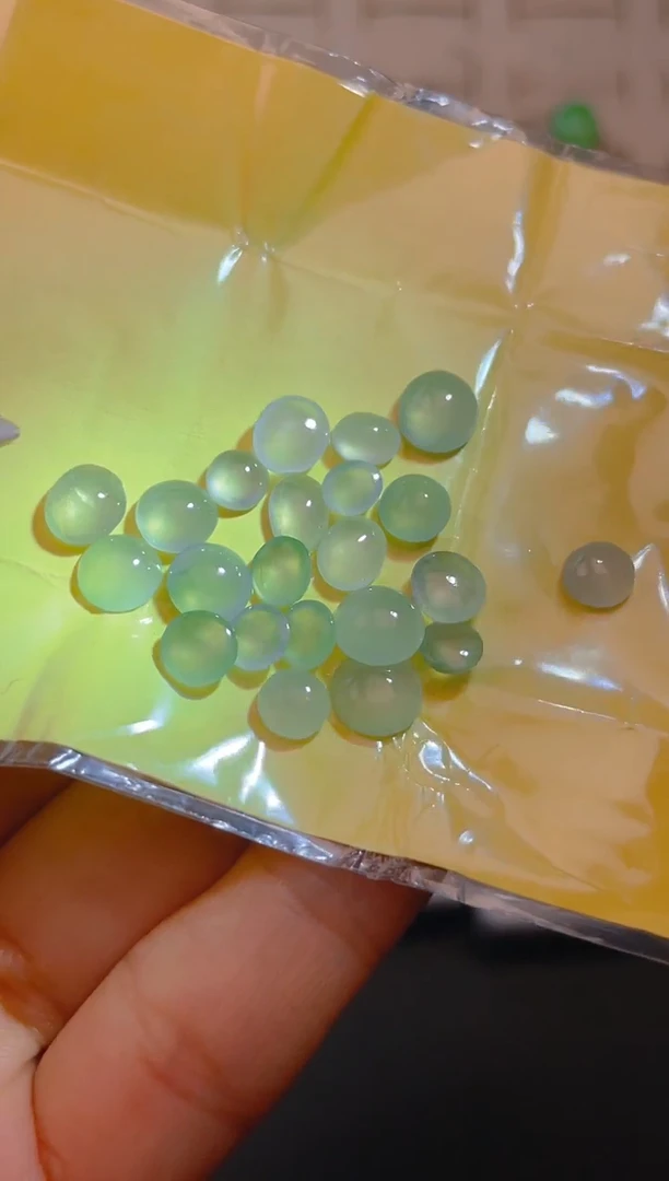 未镶嵌定制翡翠天然翡翠蛋面27
