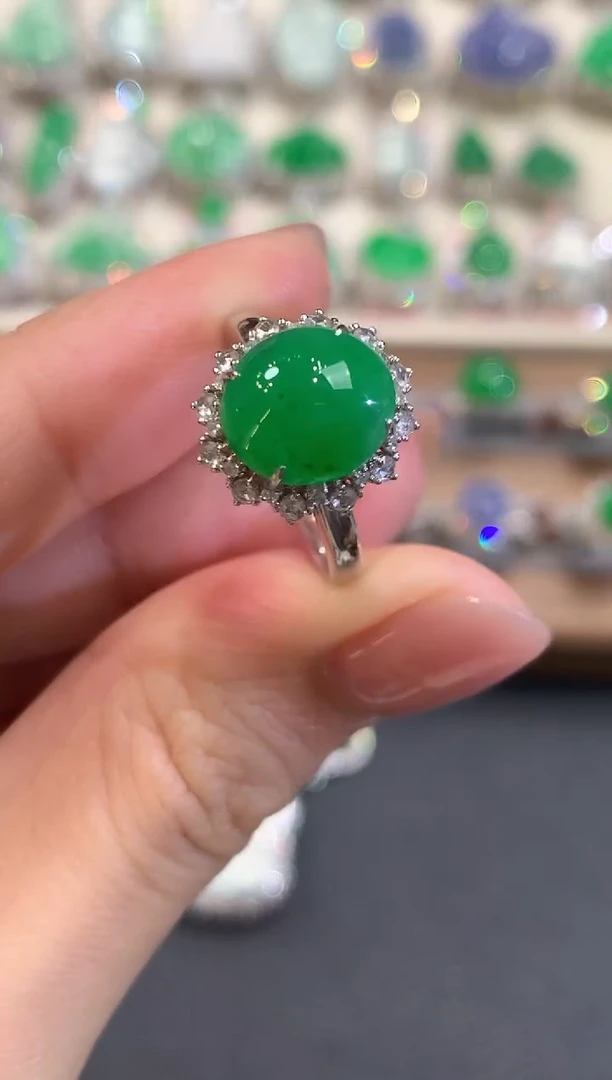 18K金镶嵌戒指翡翠a143