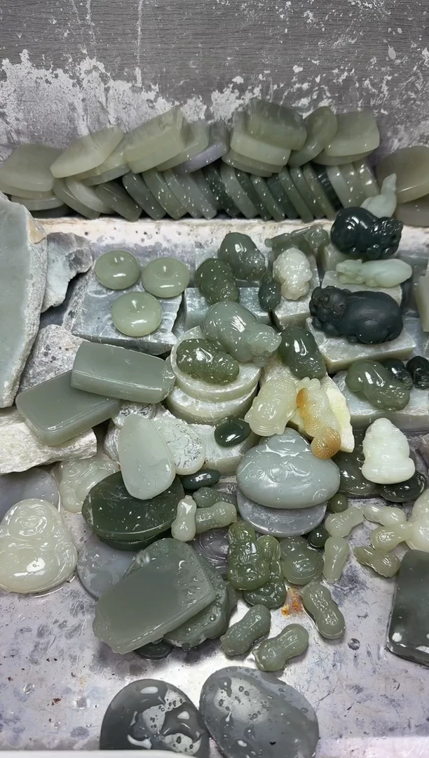 颈饰未镶嵌和田玉勿拍-咨询客服链接