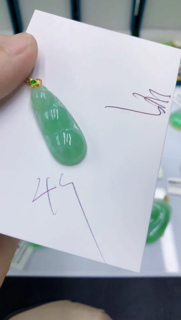 颈饰未镶嵌翡翠翡翠