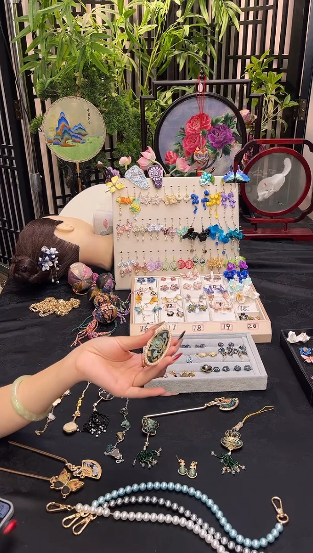 织绣许*尧非遗苏绣手工饰品