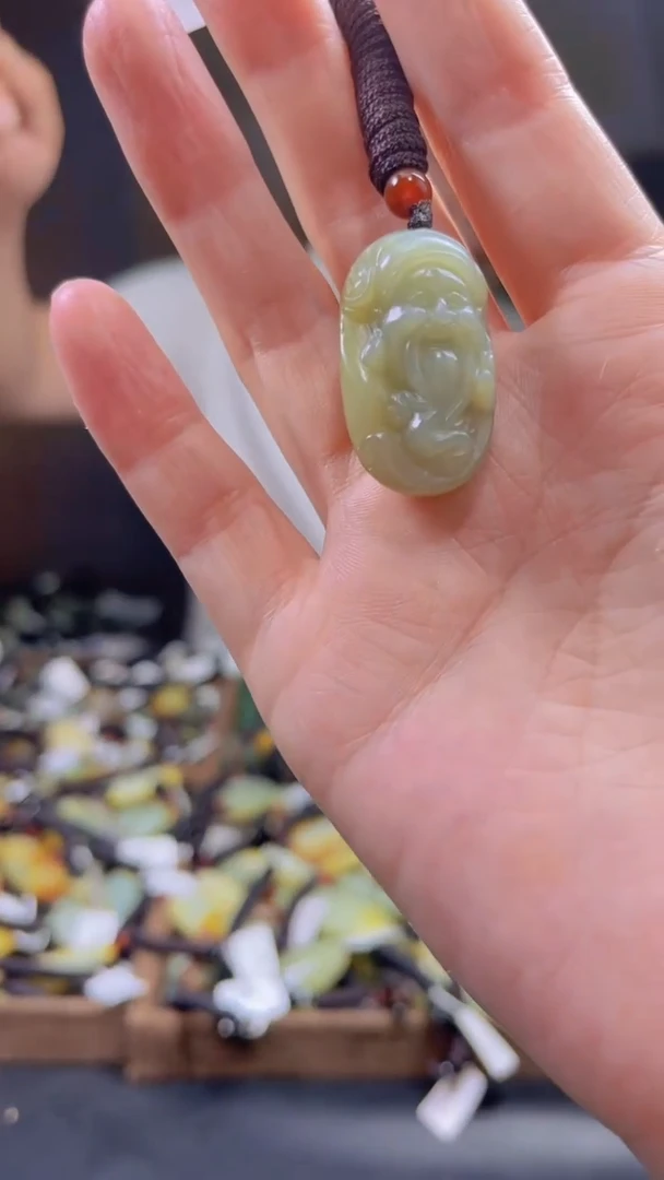 和田玉未镶嵌颈饰·