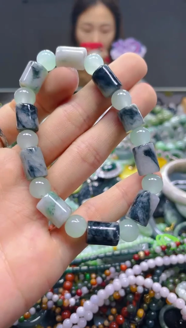 颈饰未镶嵌翡翠8MM/T/翡翠A货，一件也是批发价