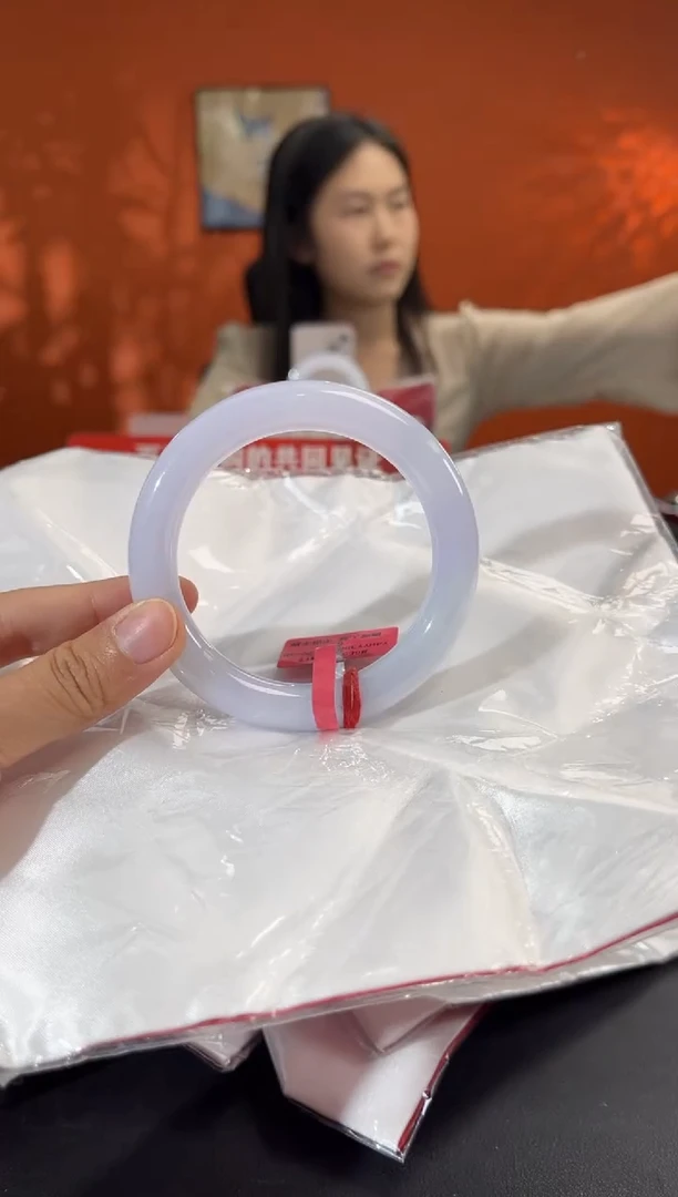 未镶嵌手镯翡翠橘**煌1   58.2