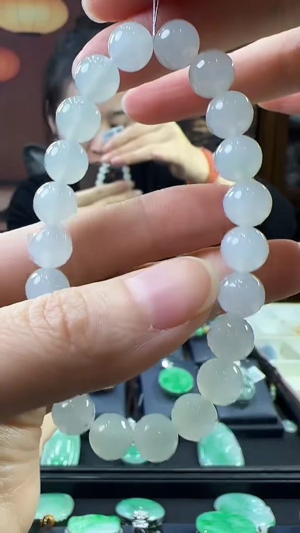 未镶嵌挂件翡翠手串