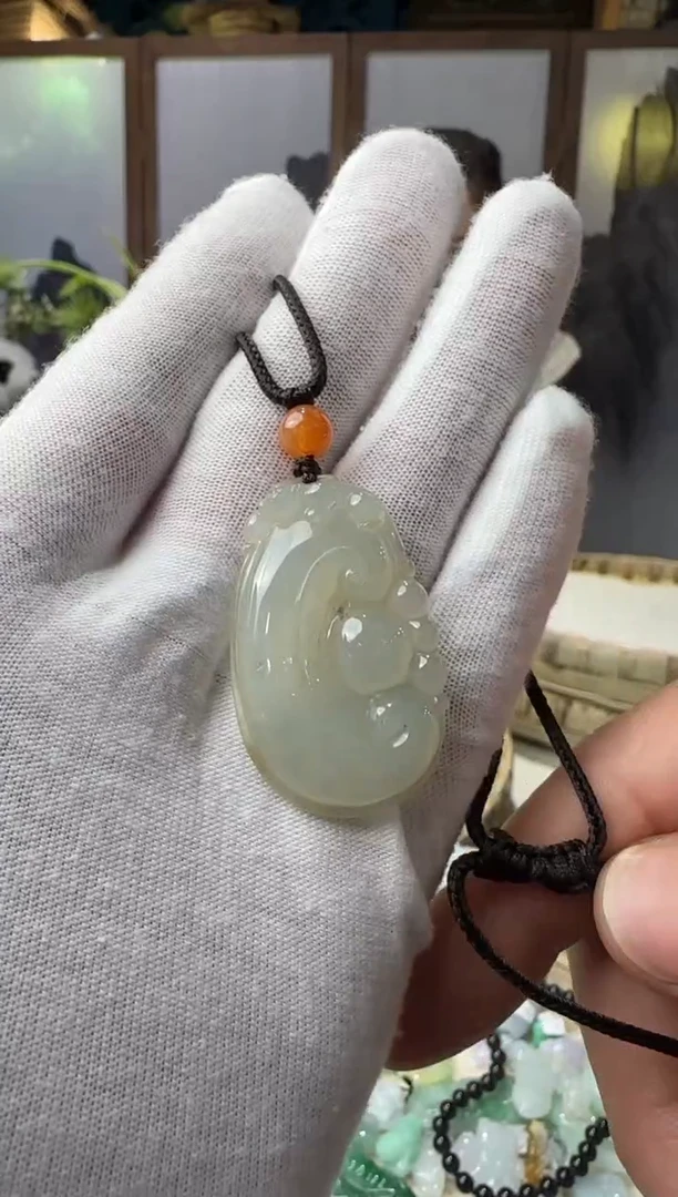 未镶嵌挂件翡翠吊坠