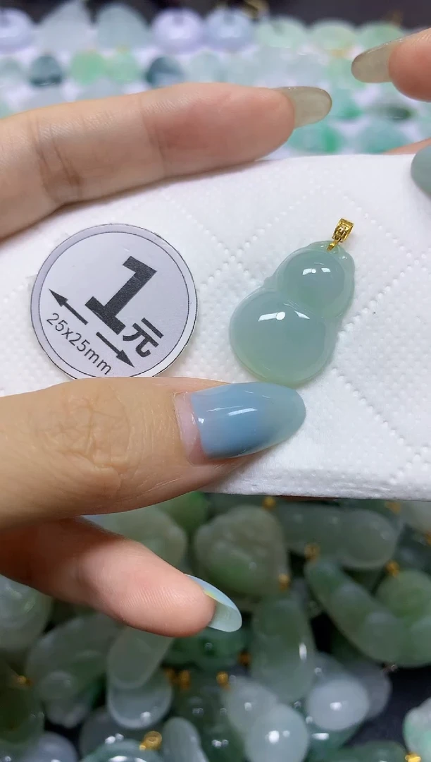 翡翠18K金镶嵌颈饰天然翡翠A货