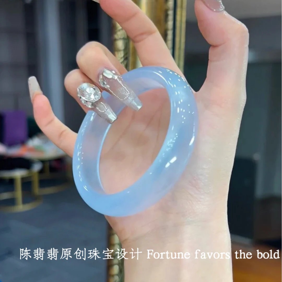 高冰蓝色水冰子手镯蓝色玛瑙手镯天空蓝玉髓手镯女款正品送礼物