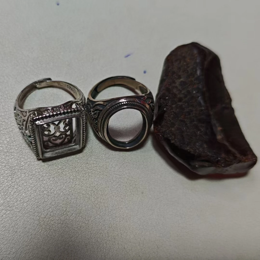 琥珀戒指镶嵌定制