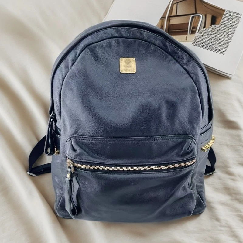 95新 MCM  黑色铆钉双肩包 1670 3060