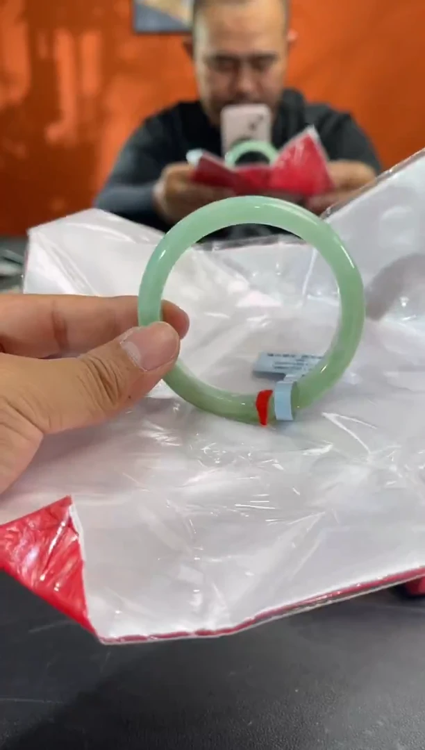 未镶嵌手镯翡翠7