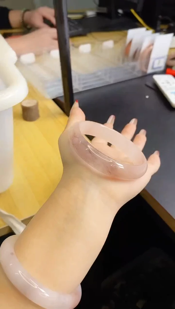 【闪购商品】石英质玉手镯合金208/56.5