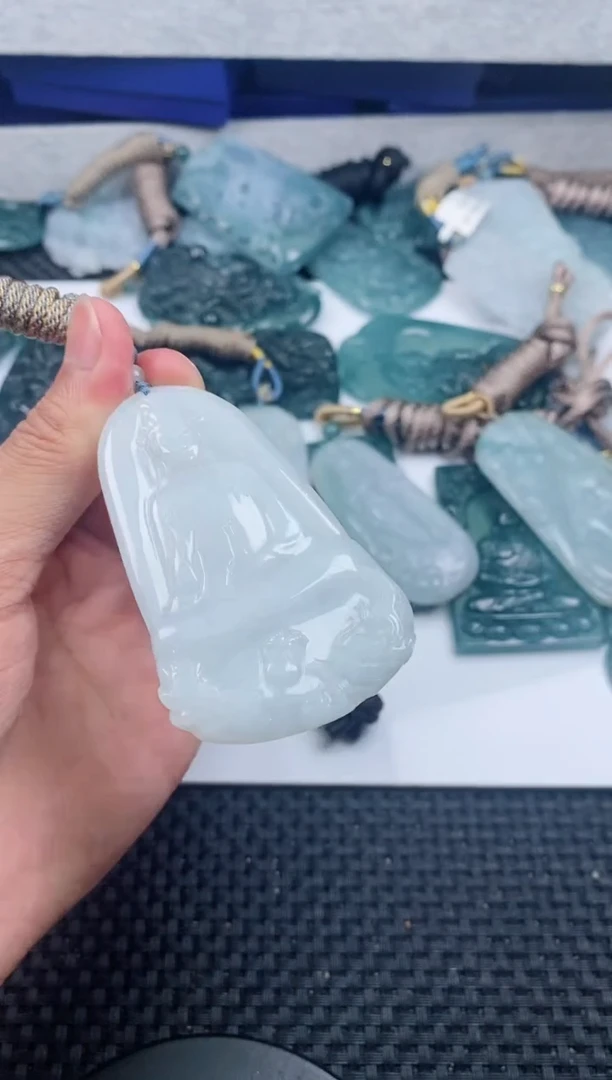 翡翠未镶嵌颈饰111111111