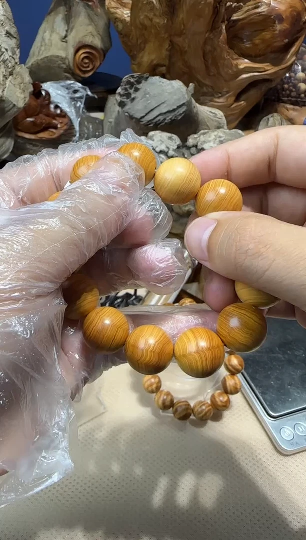 柏木（崖柏）逆**行送大哥一串10级崖柏手串