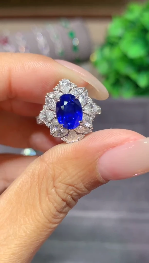 戒指蓝宝石18K金镶嵌3.1CT