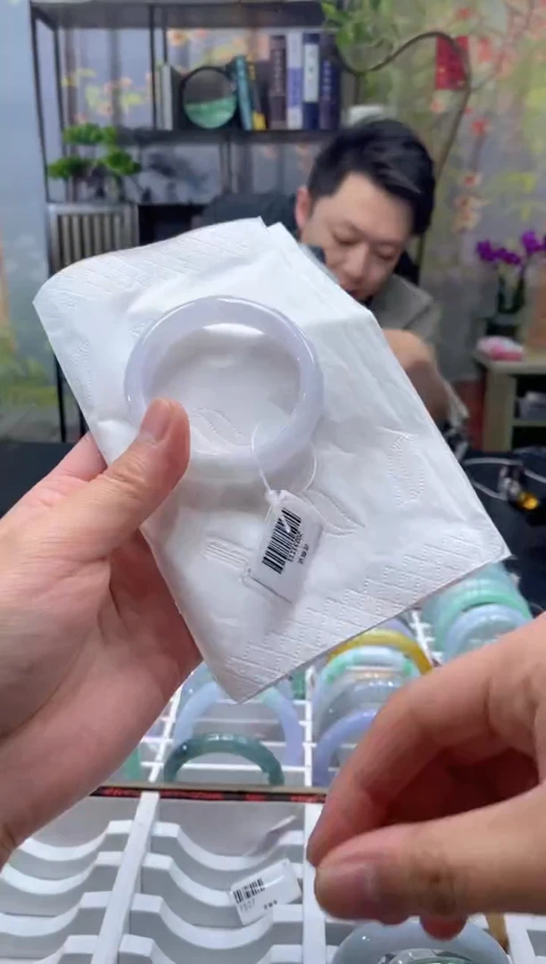 未镶嵌手镯翡翠7076******