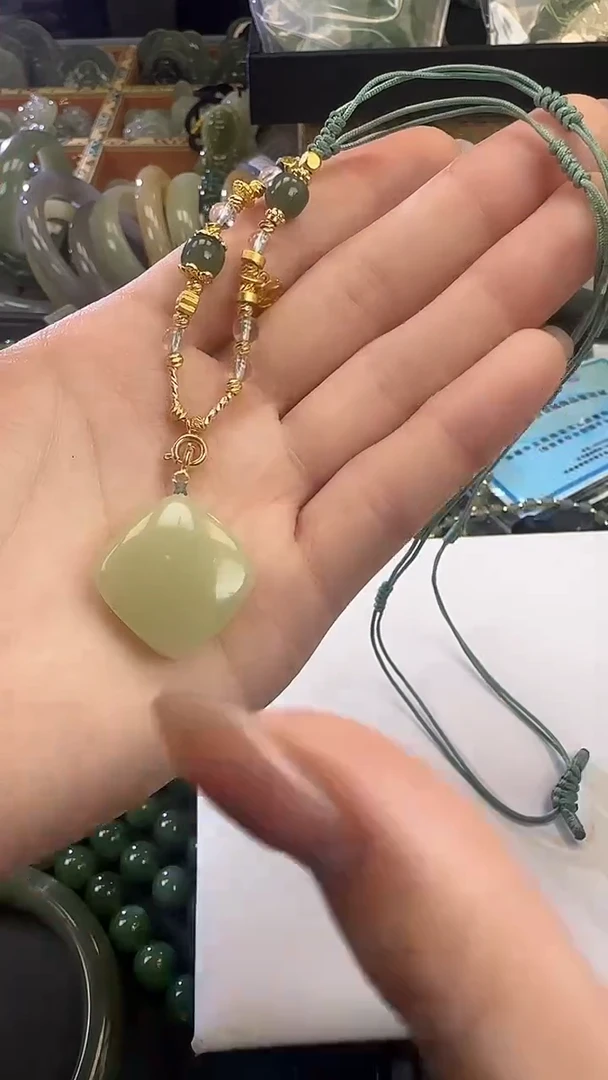 小方糖 带链子一套给大家发货