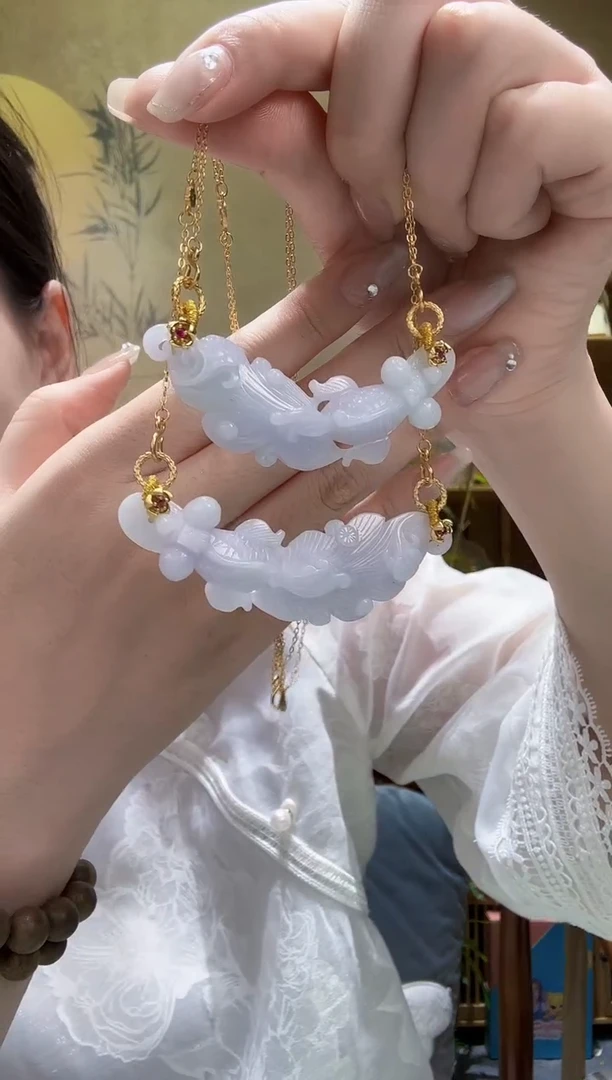 颈饰未镶嵌翡翠多样发其一个