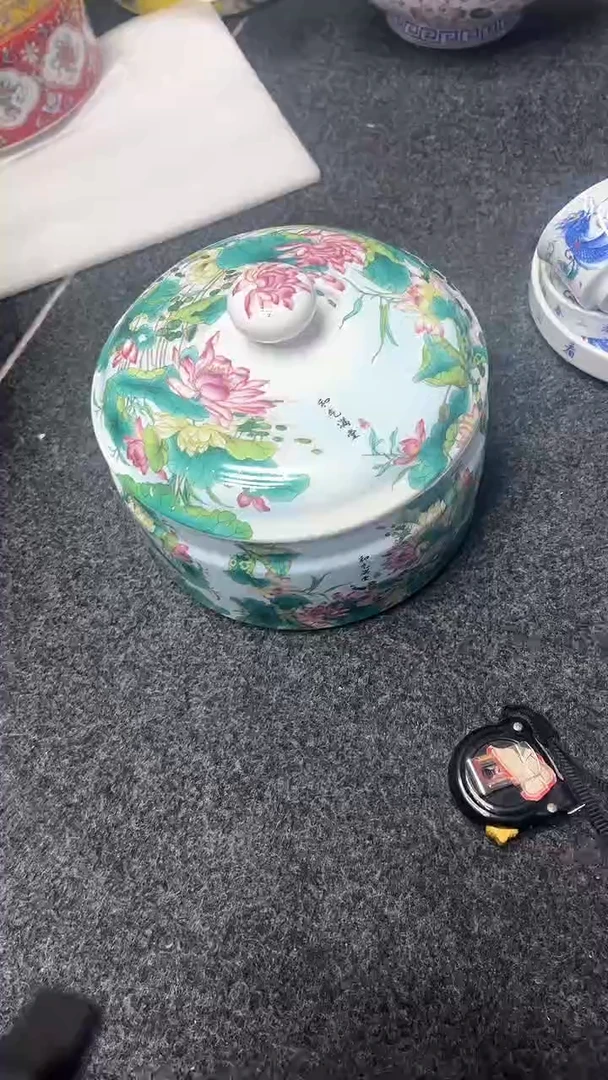 【闪购商品】摆件荷气满堂带盖罐