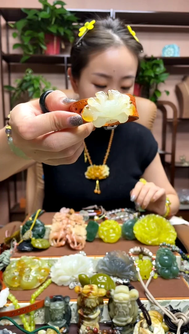 未镶嵌岫玉吊坠·