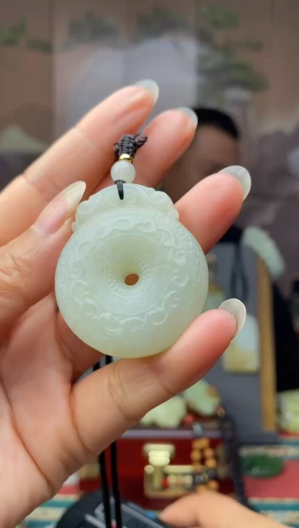 颈饰未镶嵌和田玉拍一发一