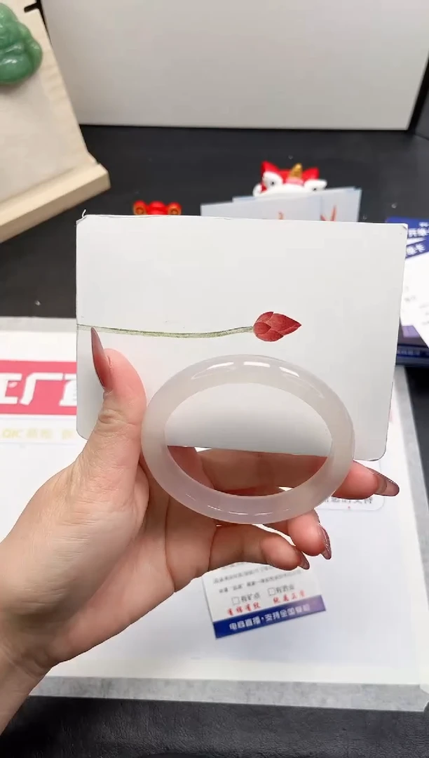 【闪购商品】石英质玉手镯未镶嵌141-60