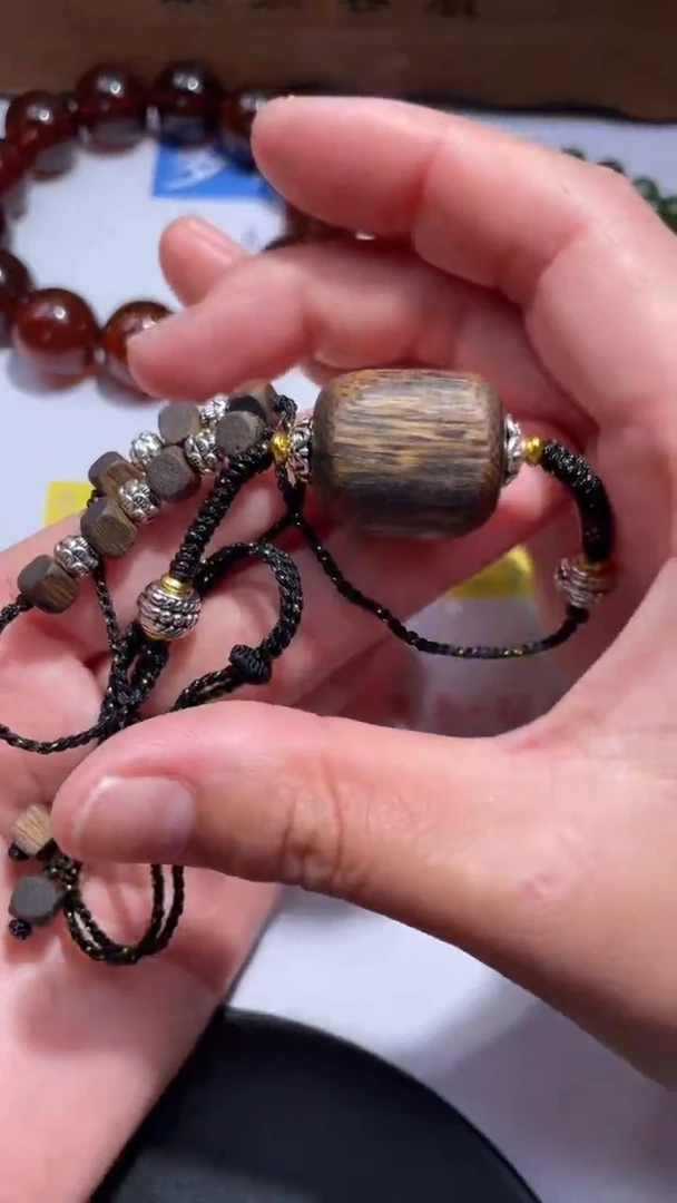 沉香吊坠11.......