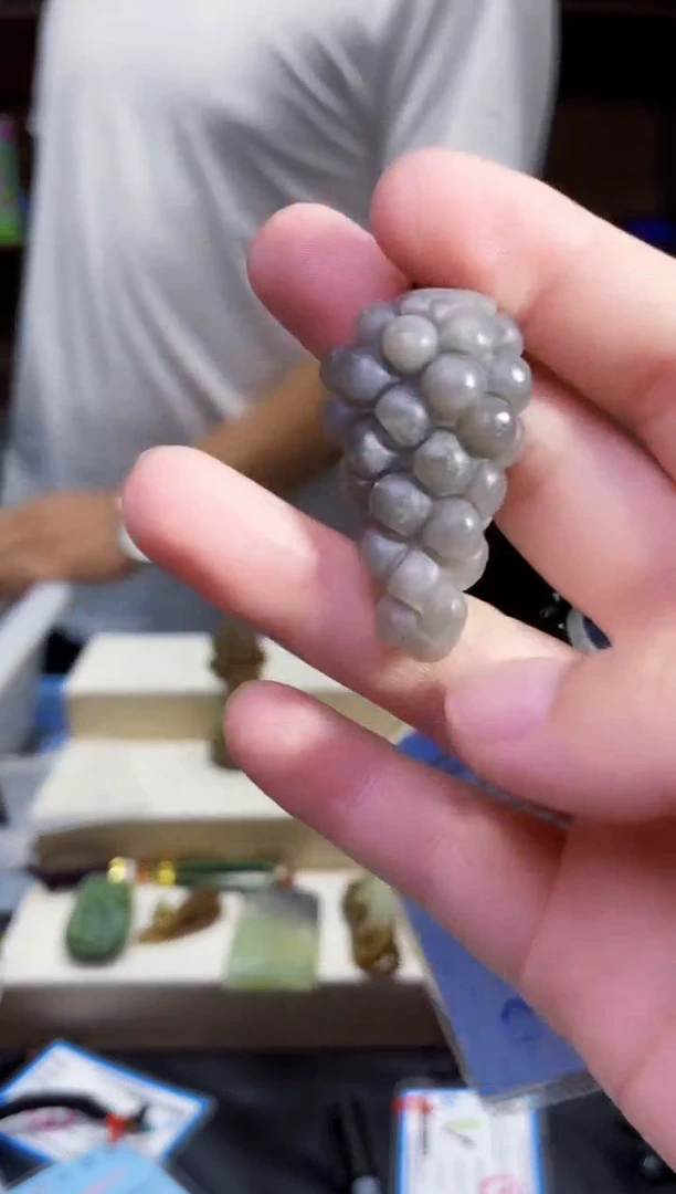 和田玉未镶嵌颈饰1