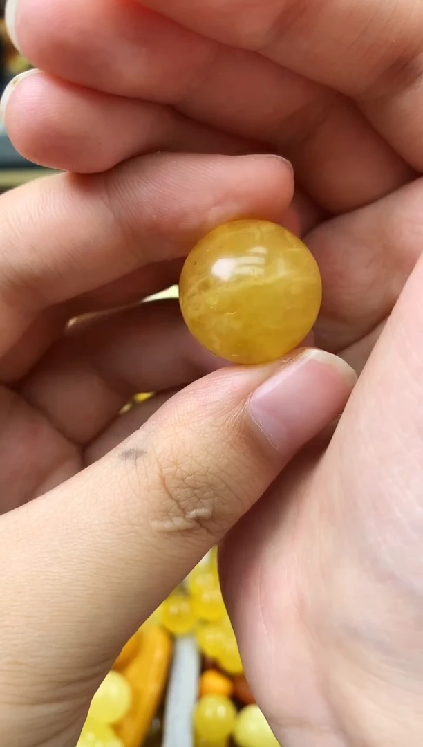 未镶嵌琥珀珠宝奇石56