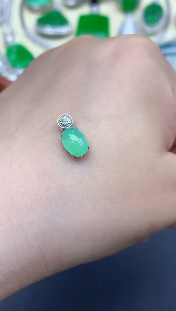 颈饰18K金镶嵌翡翠119-中国好珍宝