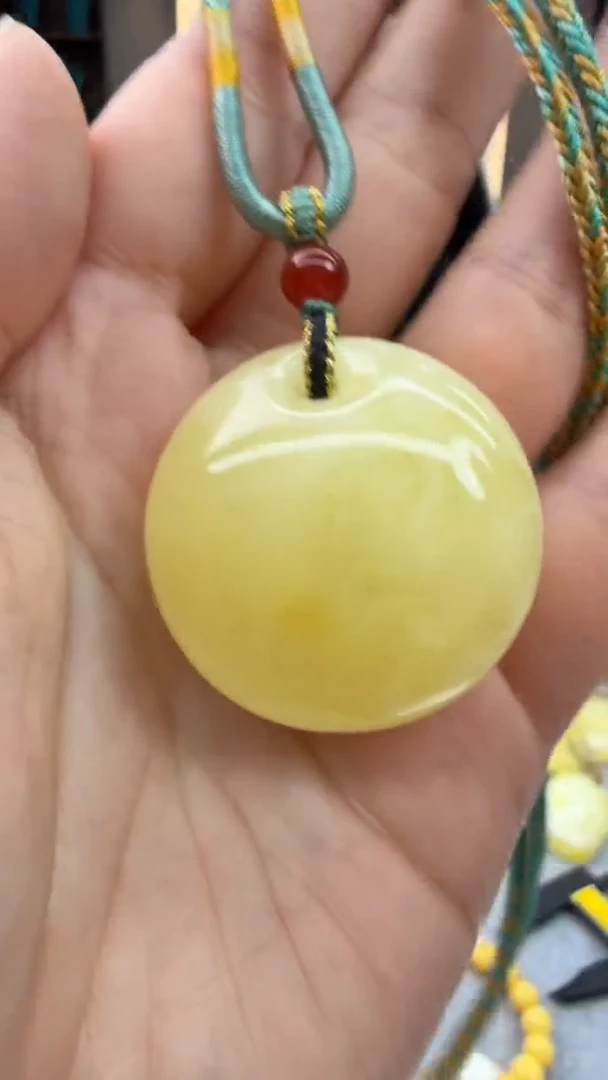 琥珀颈饰未镶嵌101号秒拍 假一罚三