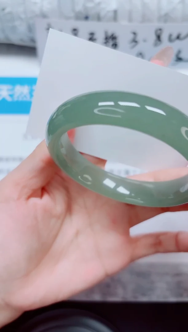 未镶嵌手镯石英质玉146-56