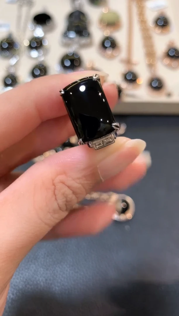 翡翠戒指18K金镶嵌m127