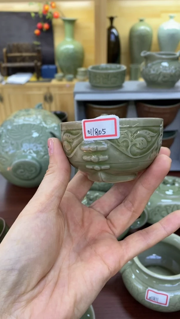 【闪购商品】011805缠枝牡丹旗袍杯 一只微瑕
