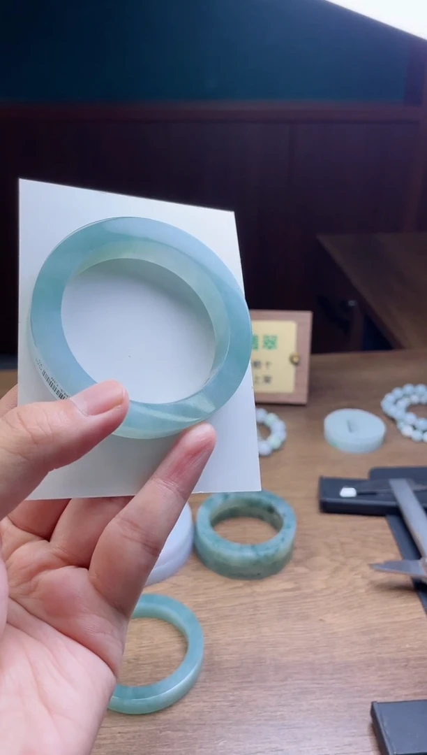 未镶嵌手镯定制翡翠a**m定制