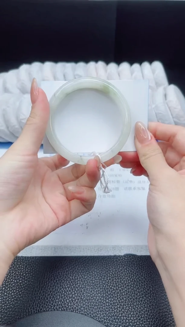 石英质玉手镯未镶嵌222-56.4