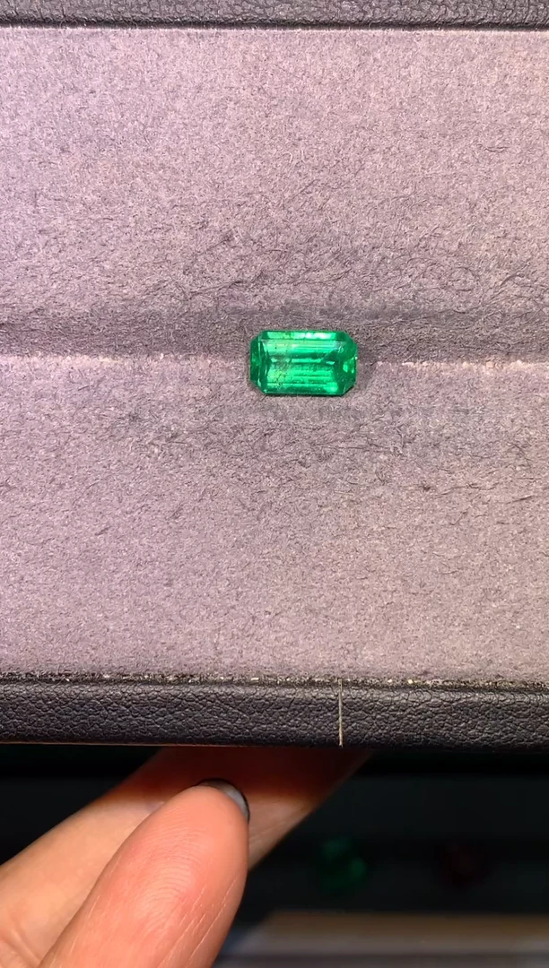 裸石祖母绿1.43ct赞比亚VVG微油吉尔德