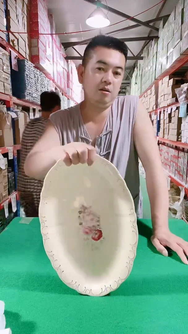 瓷片碗碟好物一件不留@@1