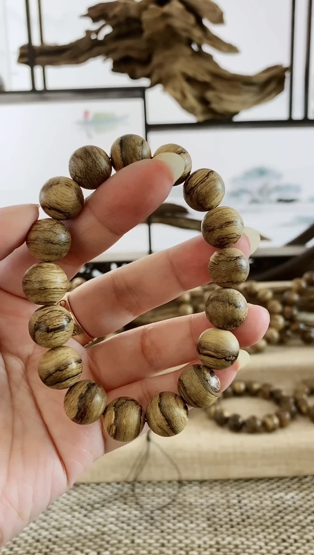 沉香手串正区达拉干软丝老料13+MM单圈