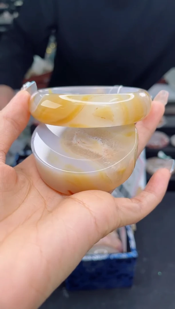 石英质玉未镶嵌手镯64圈口（赠品镯心）3448334