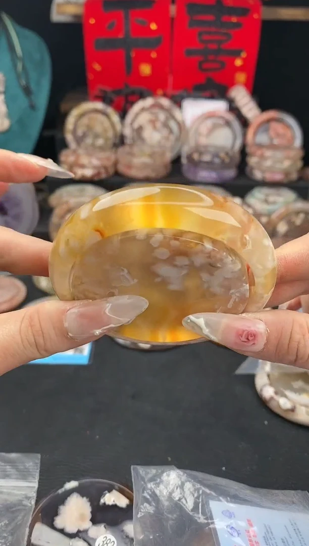 【闪购商品】石英质玉手镯（圆镯）未镶嵌61