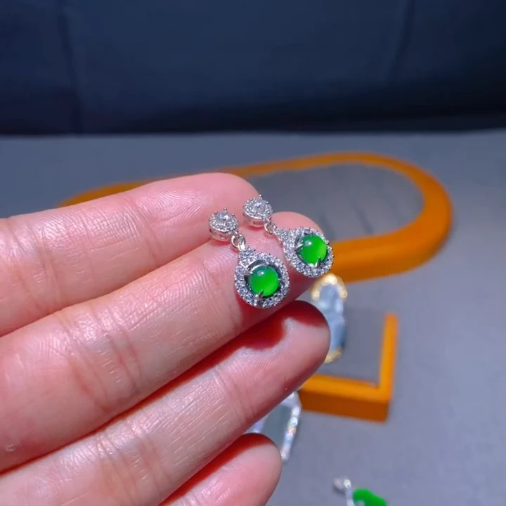 翡翠耳坠满色蛋面