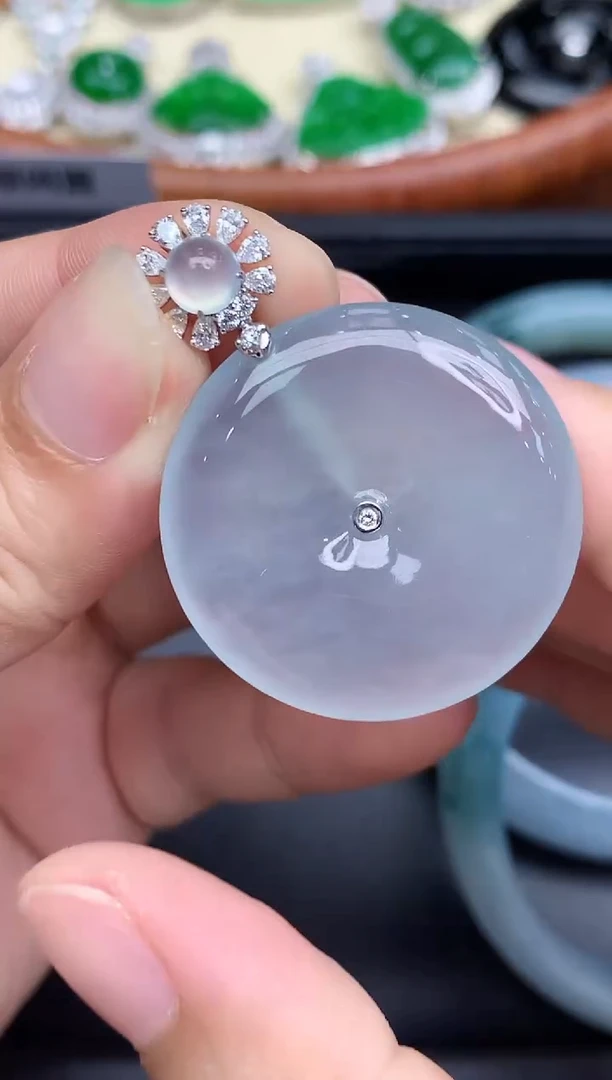 颈饰18K金镶嵌翡翠630-中国好珍宝