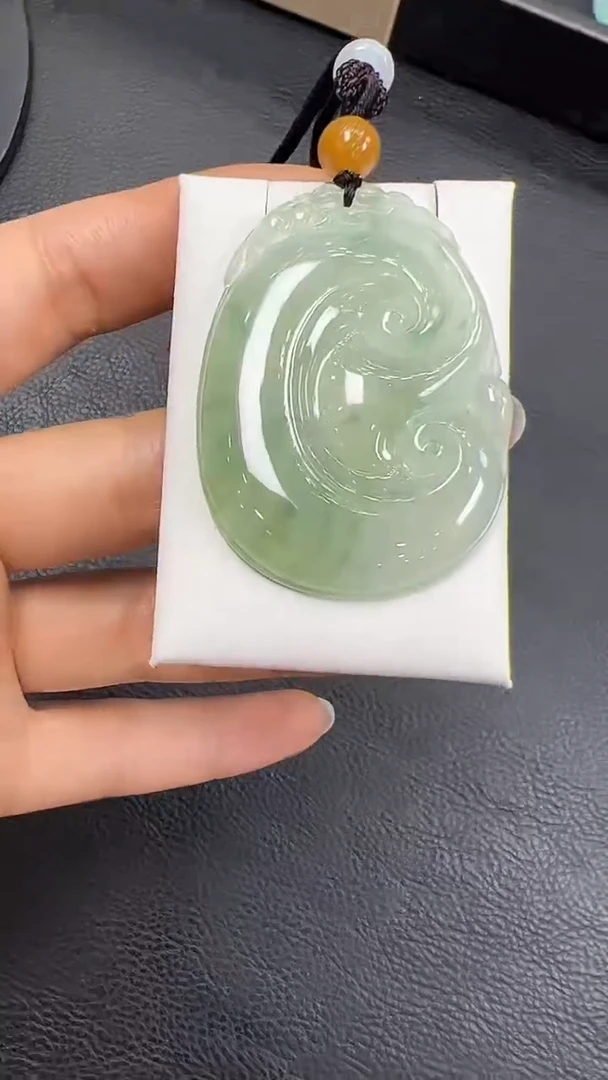 翡翠挂件未镶嵌如意