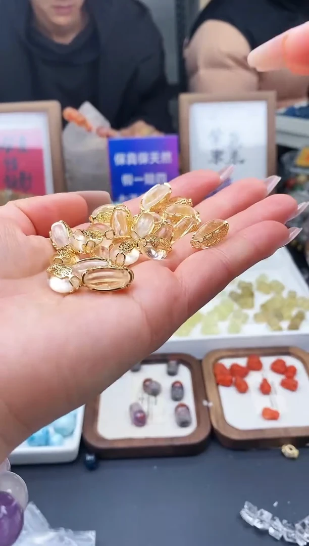 【闪购商品】水晶吊坠(不含链)未镶嵌25a多样性发其一/2.18/1个