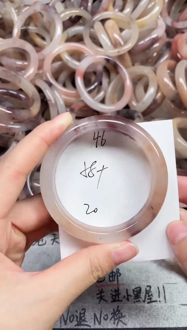 未镶嵌手镯石英质玉46