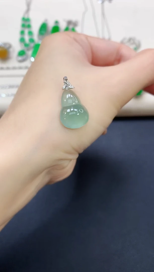 翡翠18K金镶嵌吊坠(不含链)葫芦|880