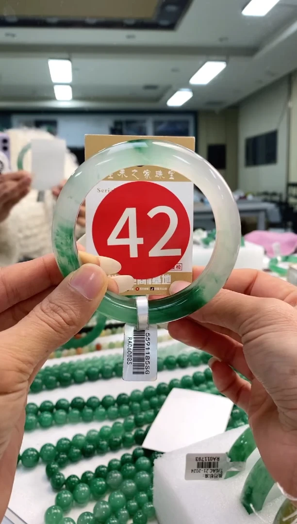 未镶嵌手镯石英质玉森****妈58+42